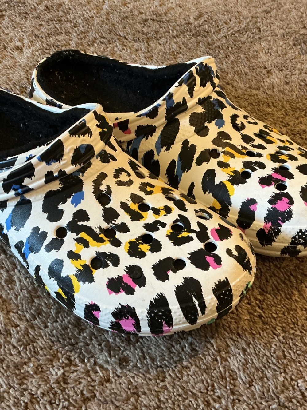 Crocs Lined Leopard Print Clogs Mens Size 13 Used